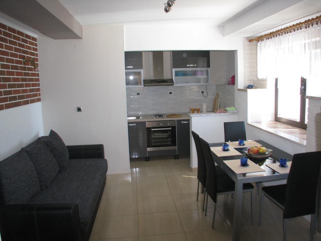 Apartments Miljak Omiš Zewnętrze zdjęcie